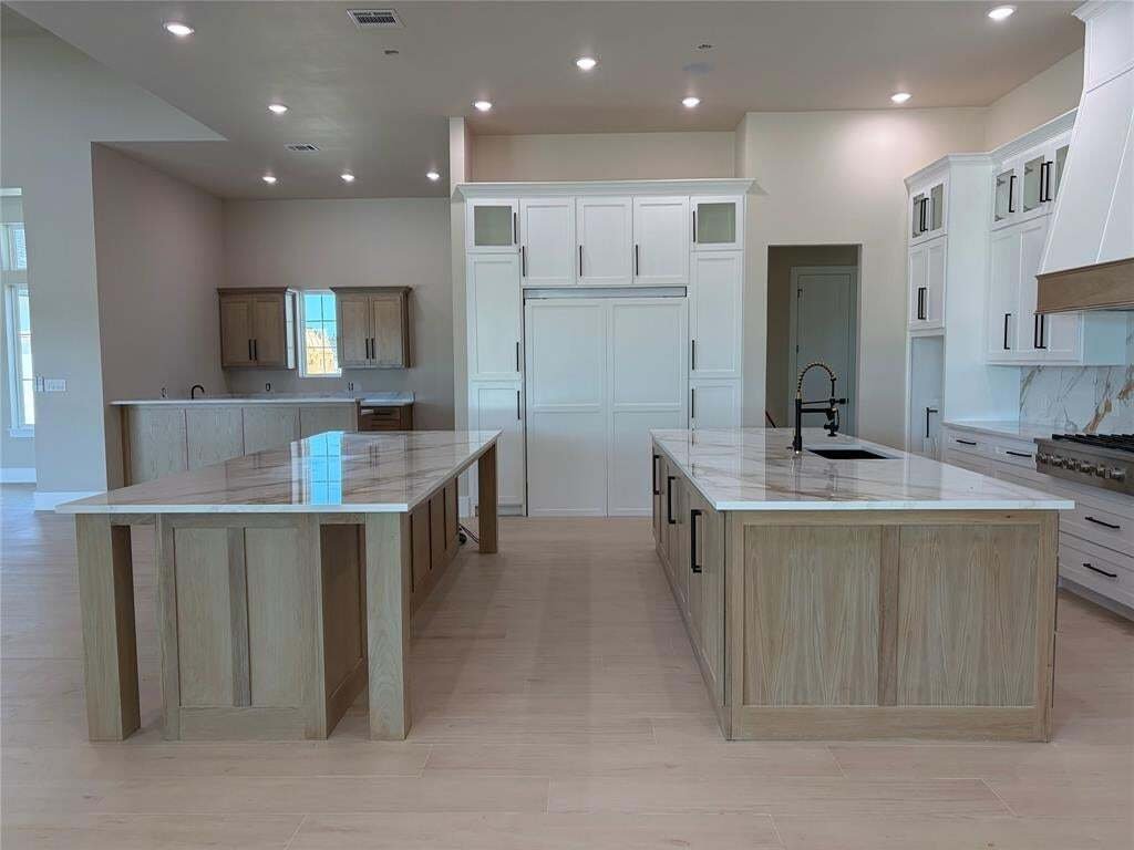 House in Burleson, Texas, United States 5 - 18638412