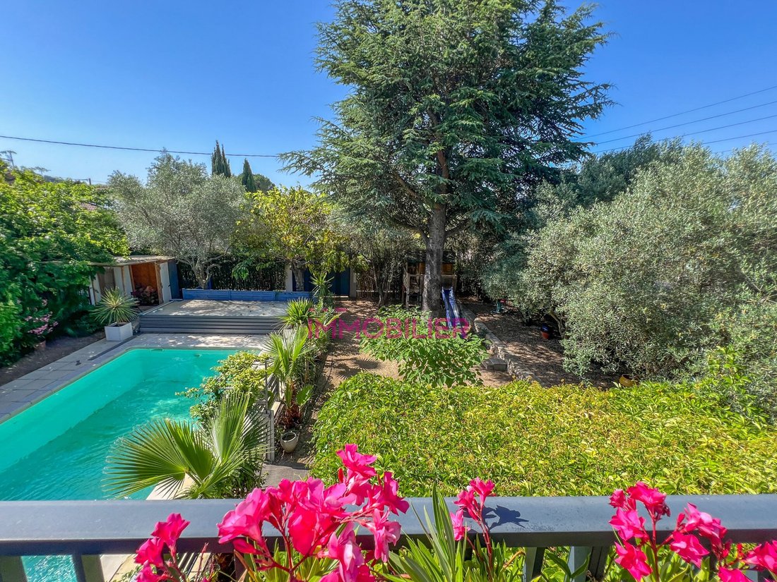 Villa in Zone Rurale Sud, Carpentras, France 1 - 18639722