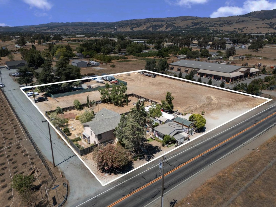 San Martin, California, United States 1 - 18637316