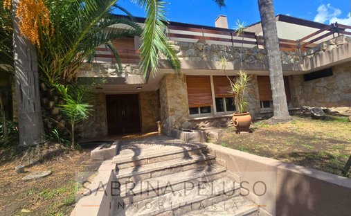 House in Castelar, Buenos Aires Province, Argentina 1