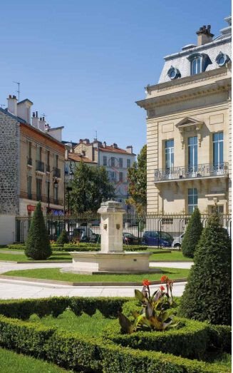Apartment in Puteaux, Ile-de-France, France 1 - 17016770