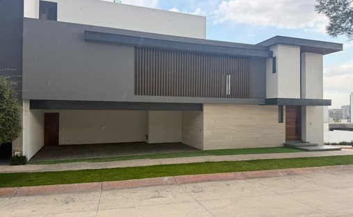 House in Pozos, San Luis Potosi, Mexico 1