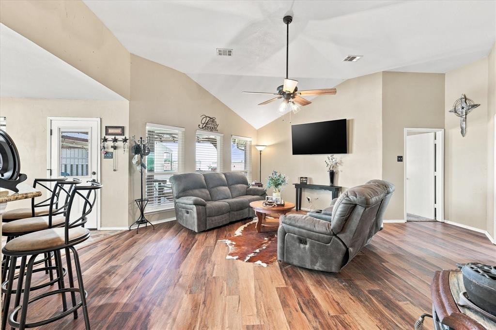 House in Krum, Texas, United States 5 - 18638399