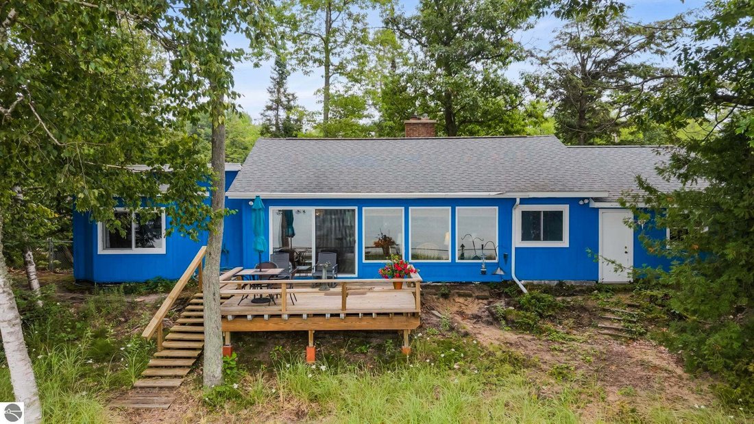 House in Elk Rapids, Michigan, United States 3 - 18636133
