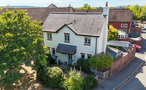 House in Okehurst, Billingshurst, England 1