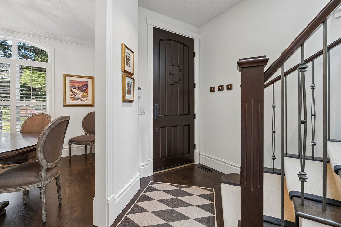 House in Calgary, Alberta, Canada 3 - 18634452
