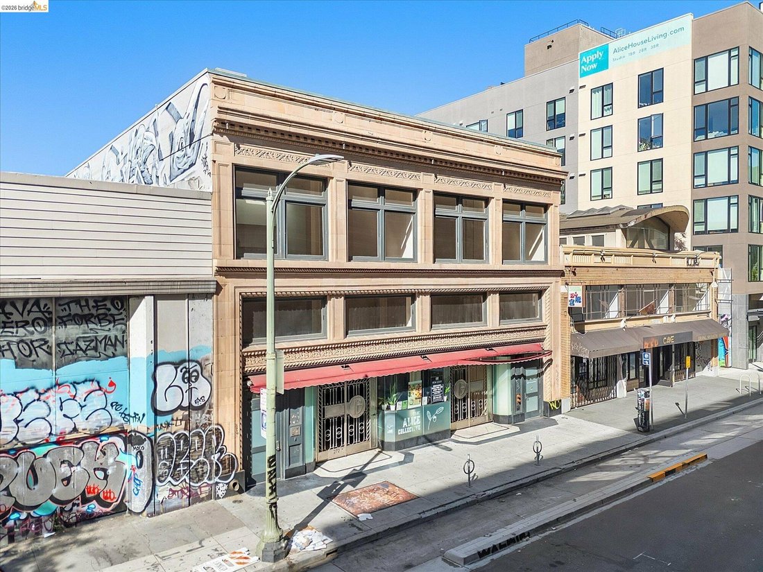 Oakland, California, United States 2 - 18637359