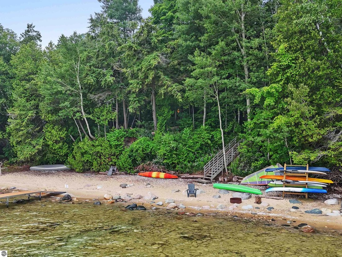 House in Suttons Bay, Michigan, United States 4 - 18636338