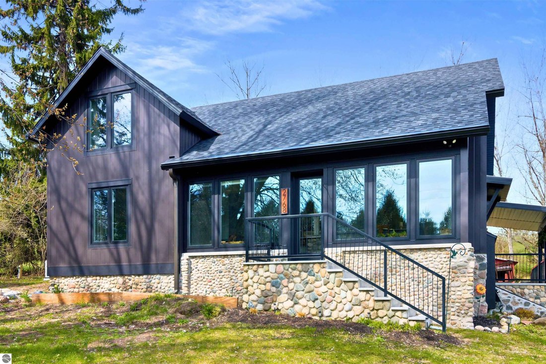 House in Suttons Bay, Michigan, United States 4 - 18635953
