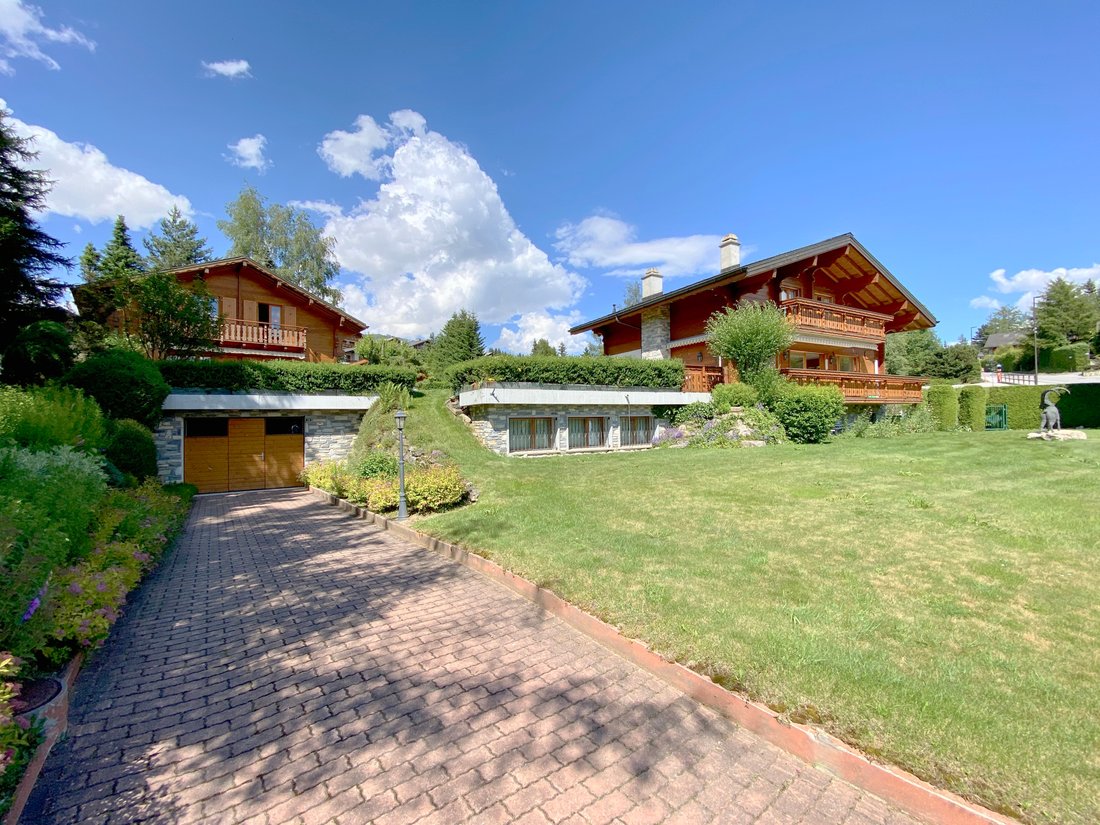 Chalet in Crans-Montana, Valais, Switzerland 3 - 18633329