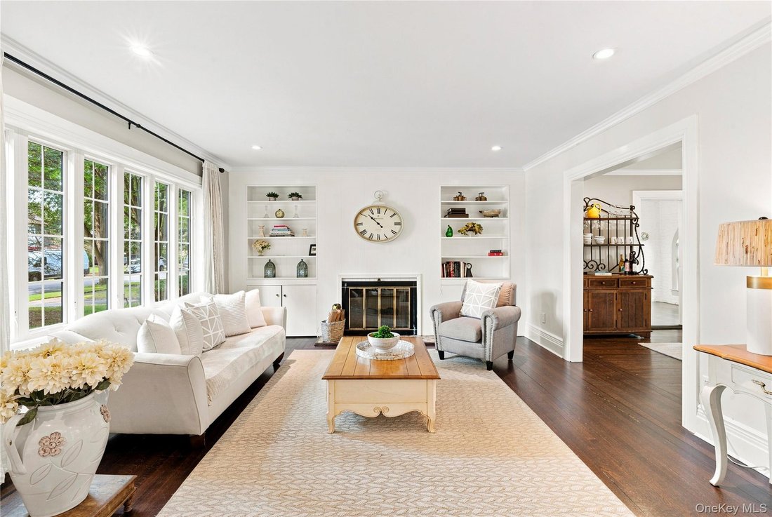 House in Garden City, New York, United States 5 - 18499385