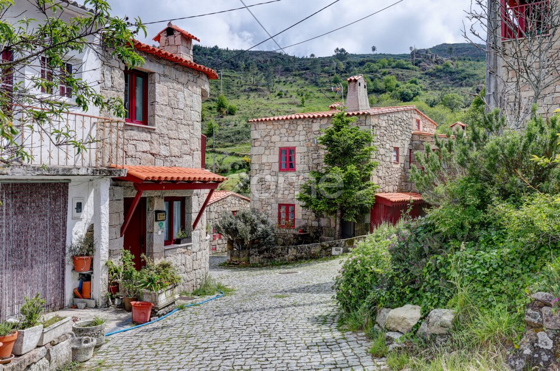 Finca in Seia, Sao Romao e Lapa dos Dinheiros, Guarda District, Portugal 2 - 17432229