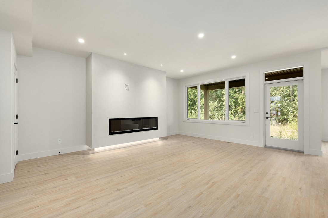 House in Kelowna, British Columbia, Canada 5 - 17523030
