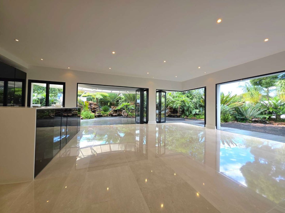 House in Sandton, Gauteng, South Africa 4 - 18633976