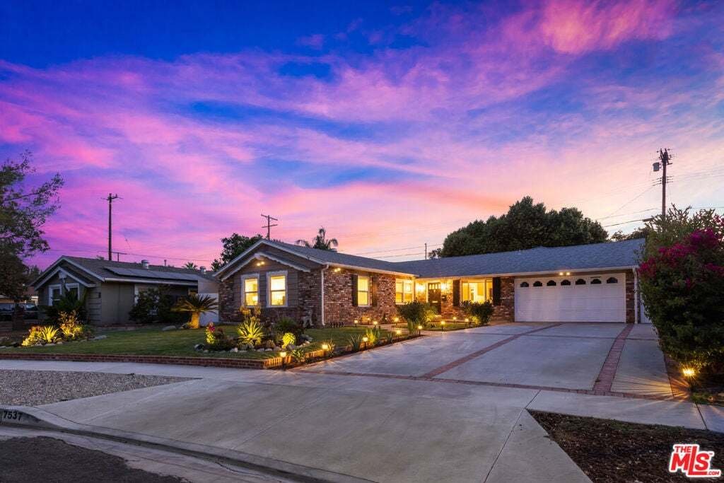 House in Bell Canyon, California, United States 1 - 18637475