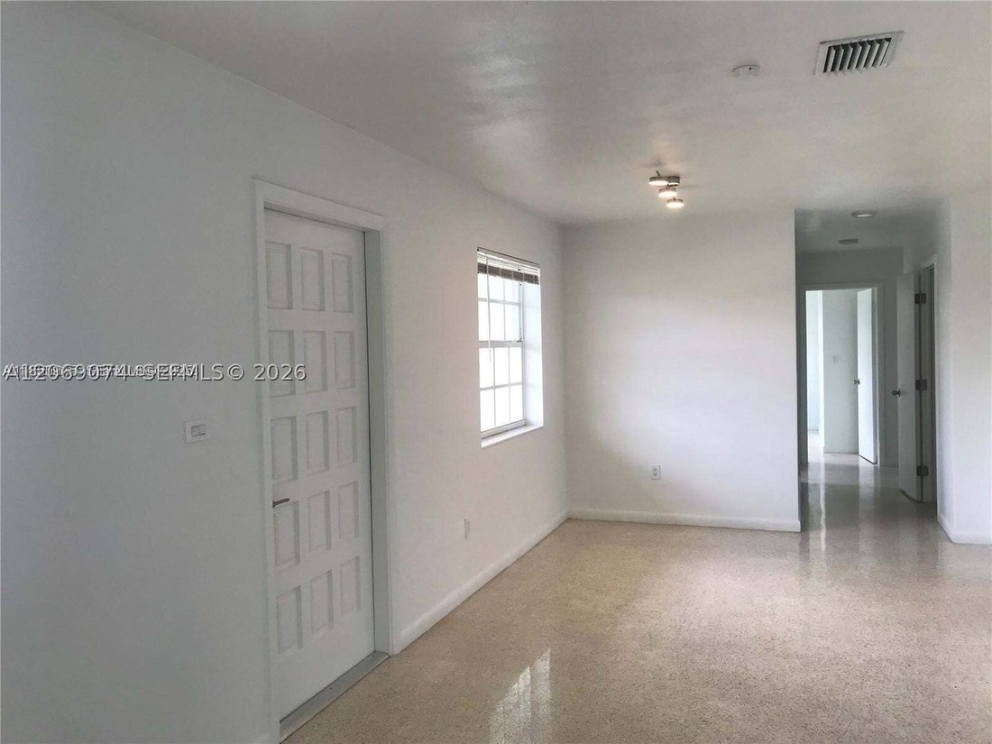 House in Hialeah, Florida, United States 4 - 18637784