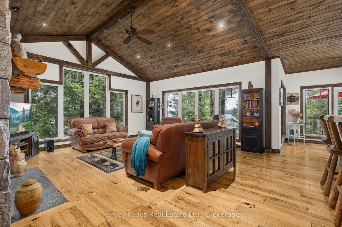 House in Lake of Bays, Ontario, Canada 5 - 18639652