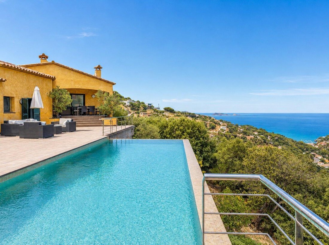 Villa in Palafrugell, Catalonia, Spain 2 - 16988863
