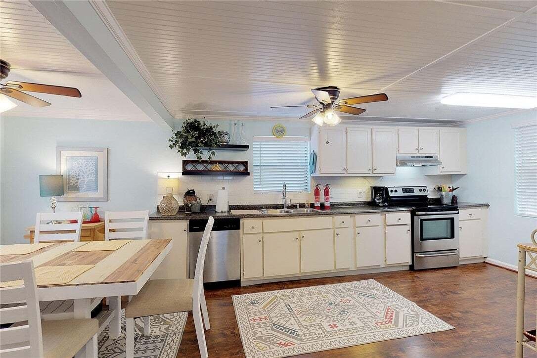 House in St. Simons, Georgia, United States 4 - 18636427