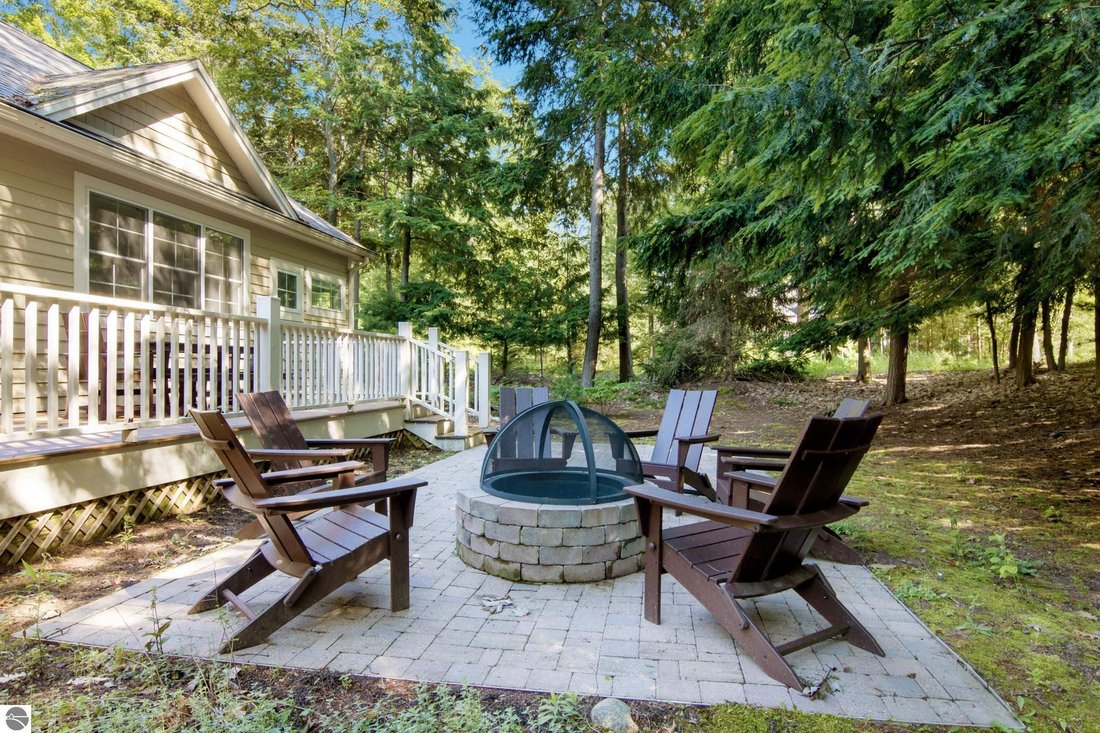 House in Glen Arbor, Michigan, United States 3 - 18636348