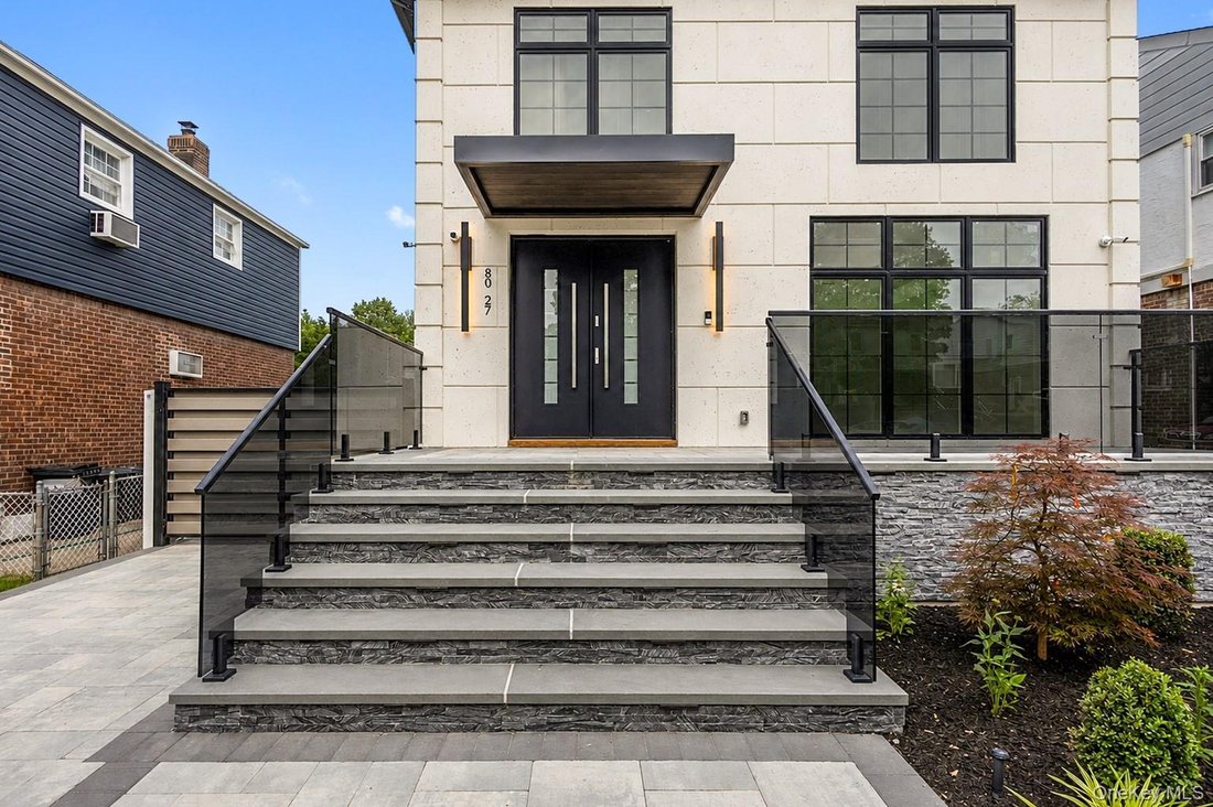 House in New York, New York, United States 2 - 18637452