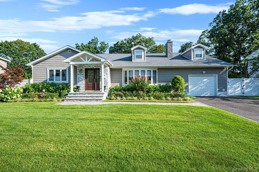 House in Huntington Station, New York, United States 1 - 18633381
