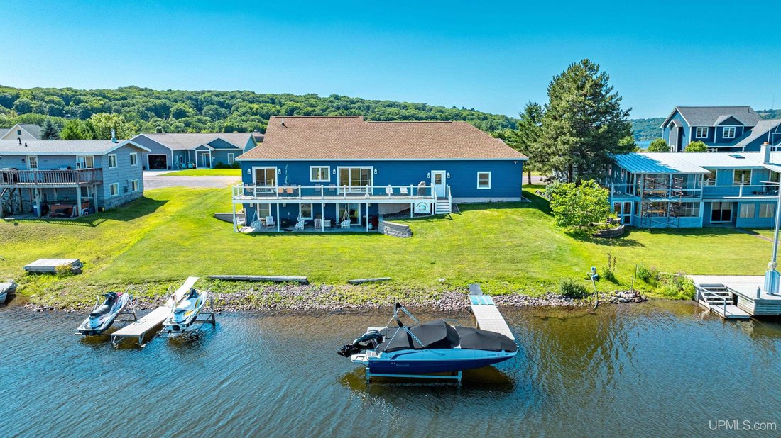House in Houghton, Michigan, United States 2 - 18639602