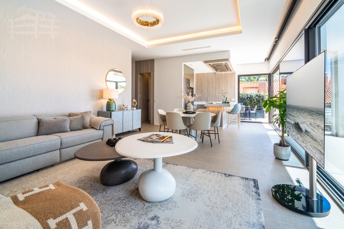 Penthouse in Elviria-Cabopino, Marbella, Spain 1 - 18638878