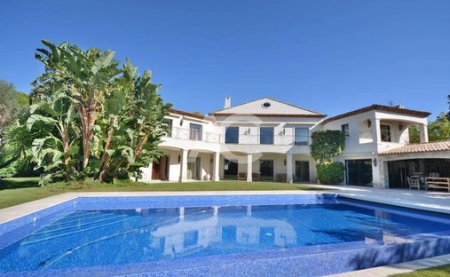 Villa in Fontmerle, Antibes, France 1