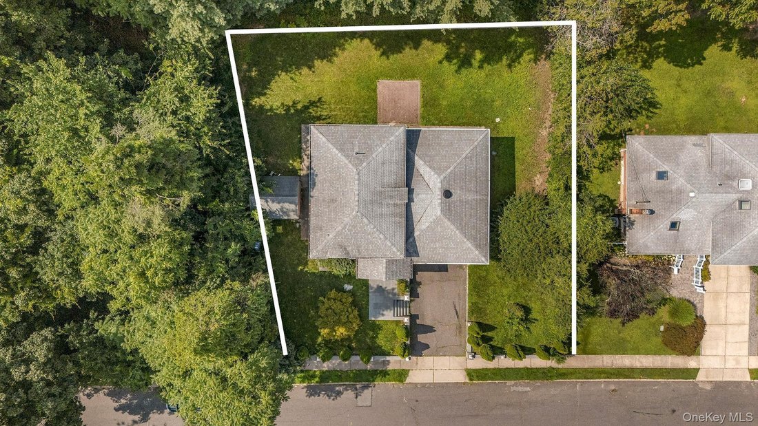 House in Jericho, New York, United States 5 - 18637442