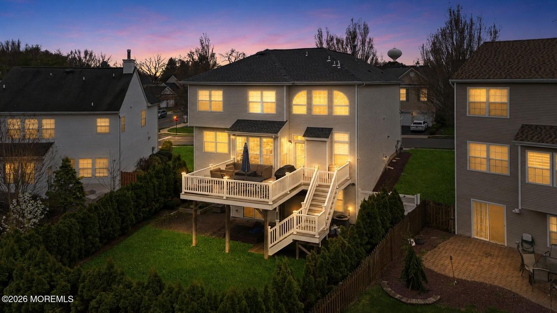 Condo in Manalapan Township, New Jersey, United States 1 - 18639958