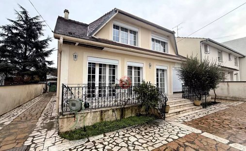 House in Les Pavillons-sous-Bois, Ile-de-France, France 1