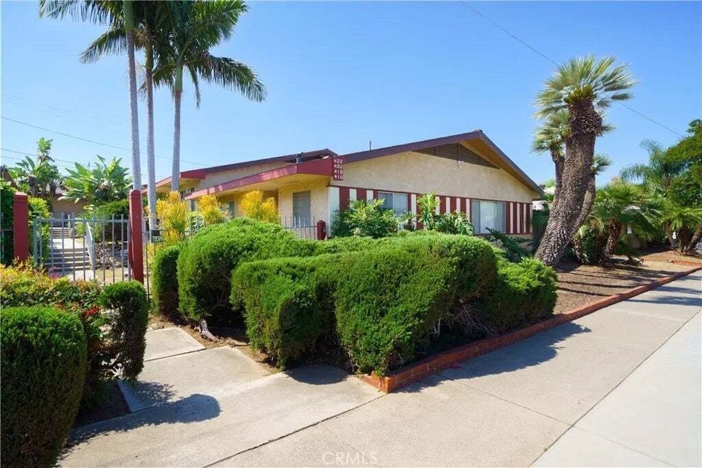 Placentia, California, United States 5 - 18640414
