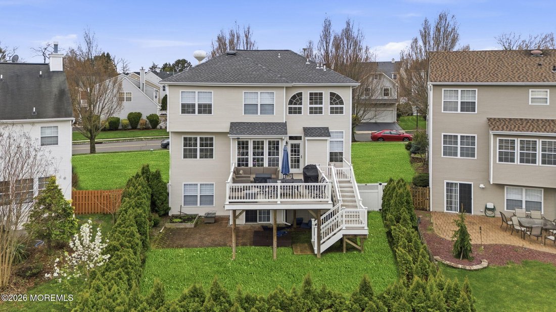 Condo in Manalapan Township, New Jersey, United States 4 - 18639958