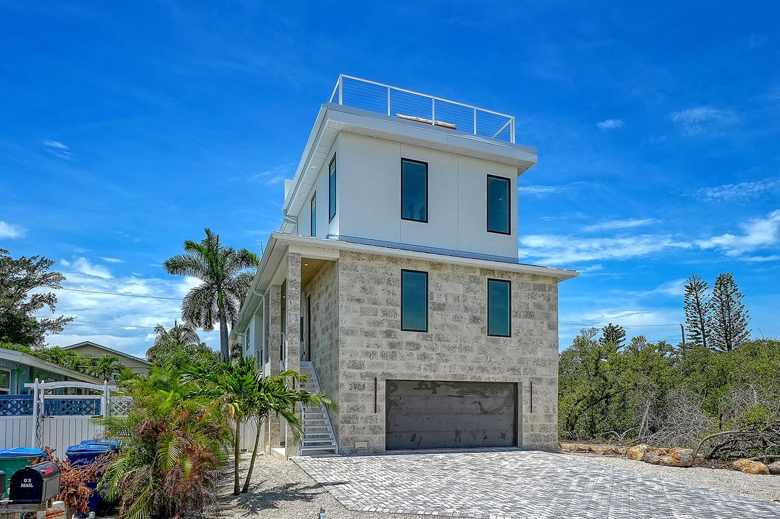 Holmes Beach, Florida, United States 1 - 18639885