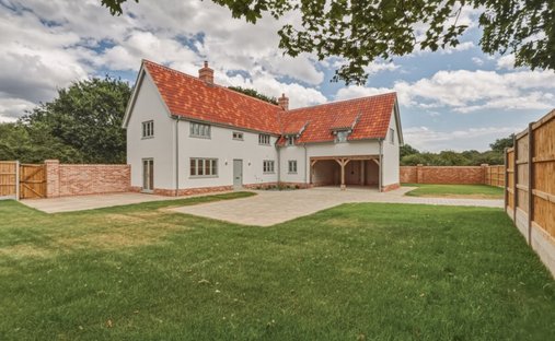 House in Knodishall, England 1