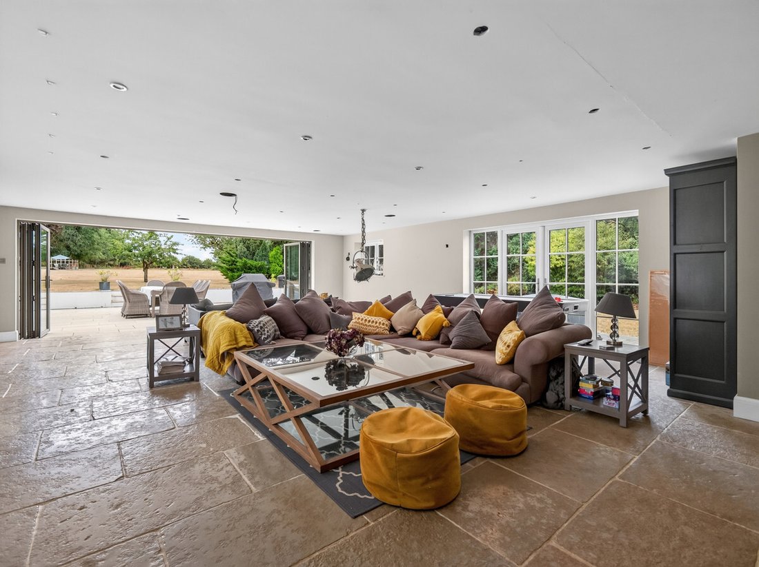 House in Buckinghamshire, England 5 - 18640302