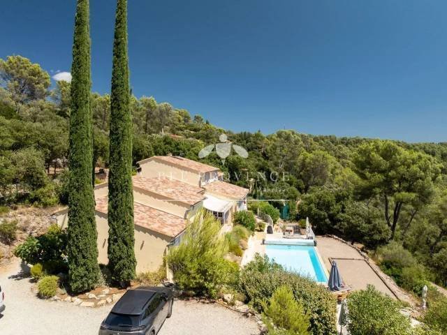 Villa en Entrecasteaux, Provenza-Alpes-Costa Azul, Francia 1 - 16297560