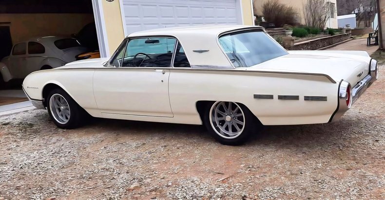 Coupe in Glendale, United States 4 - 18640233