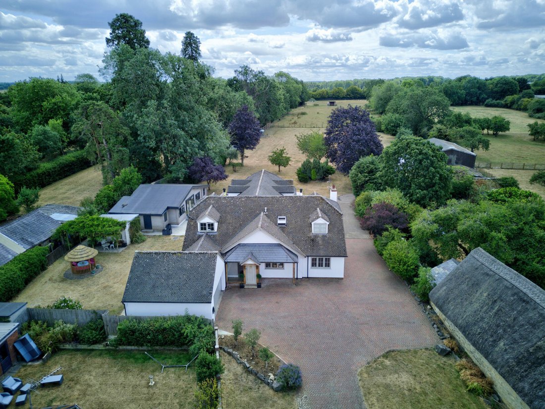 House in Buckinghamshire, England 4 - 18640302