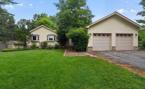 House in Highland Charter Township, Michigan, United States 1