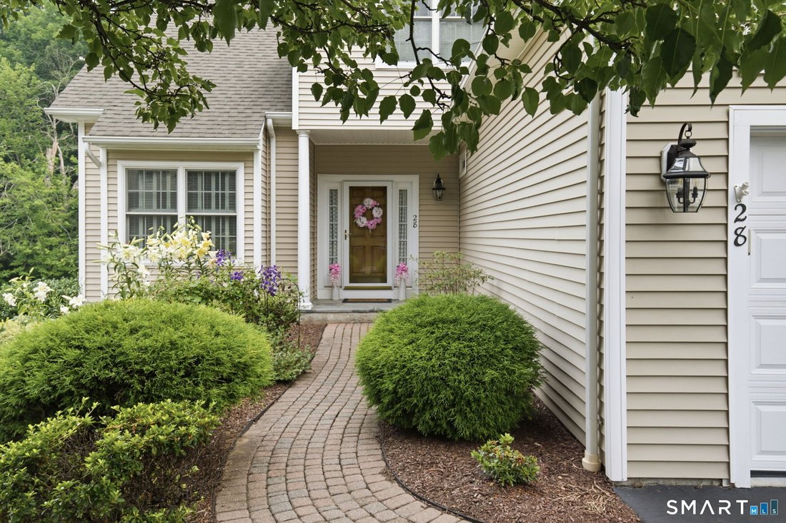 House in Shelton, Connecticut, United States 5 - 18639931