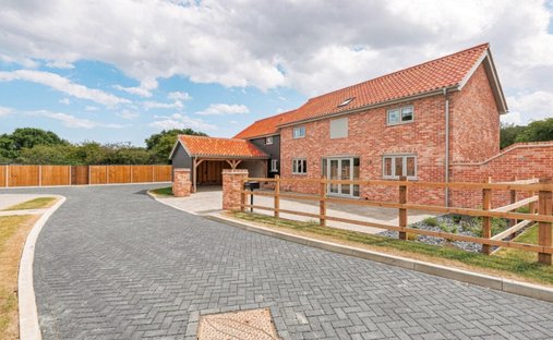 House in Knodishall, England 1