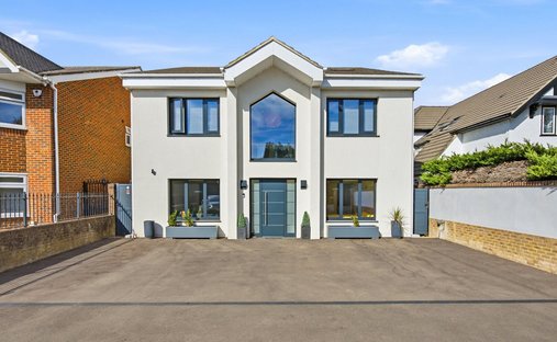 House in Richings Park, England 1
