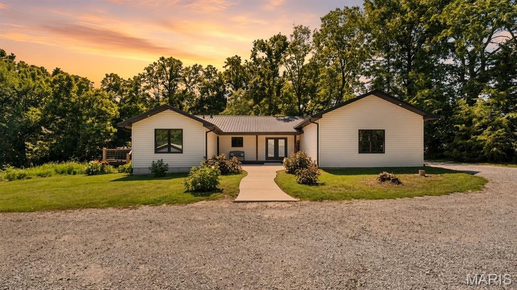 House in Alhambra, Illinois, United States 1 - 18425185