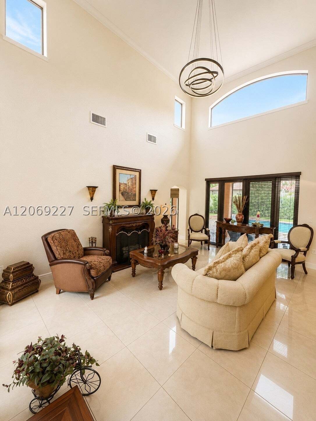 House in Hialeah, Florida, United States 4 - 18637749