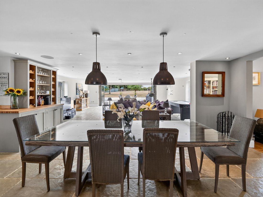 House in Buckinghamshire, England 5 - 18640302