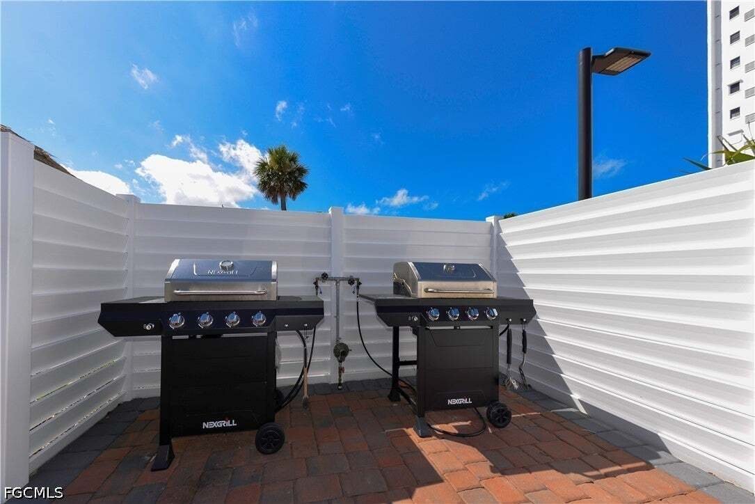 Condo in Fort Myers Beach, Florida, United States 5 - 18639982