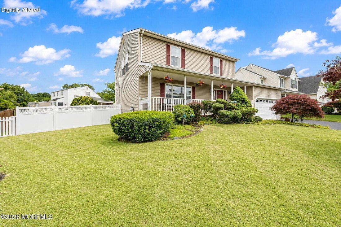 Hazlet, New Jersey, United States 3 - 18640516