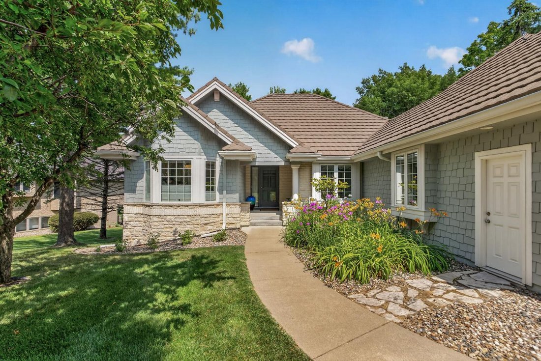 House in Eden Prairie, Minnesota, United States 2 - 18640554